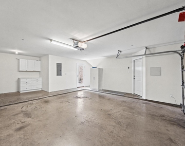 4230 Travis Street - Photo Thumbnail 34