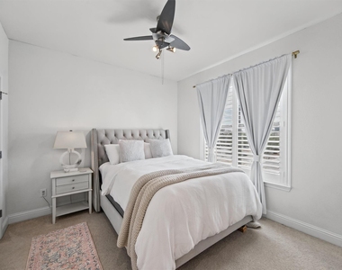 4230 Travis Street - Photo Thumbnail 29