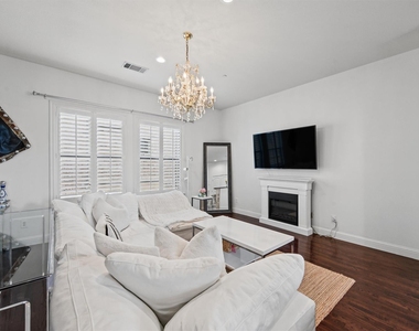 4230 Travis Street - Photo Thumbnail 10