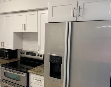 2425 Presidential Way - Photo Thumbnail 3