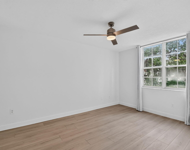 630 S Sapodilla Avenue - Photo Thumbnail 32