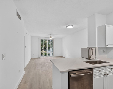 630 S Sapodilla Avenue - Photo Thumbnail 18