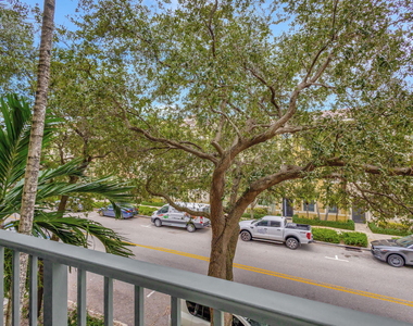 630 S Sapodilla Avenue - Photo Thumbnail 1
