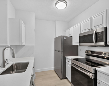 630 S Sapodilla Avenue - Photo Thumbnail 20