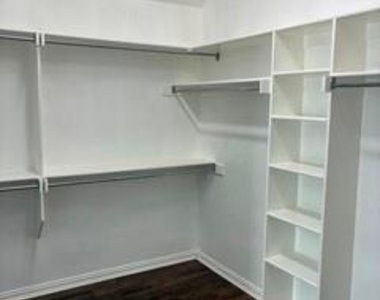 1309 Bradbury Drive - Photo Thumbnail 25