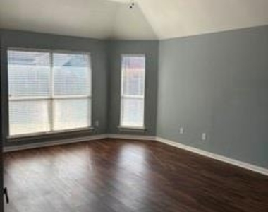 1309 Bradbury Drive - Photo Thumbnail 19