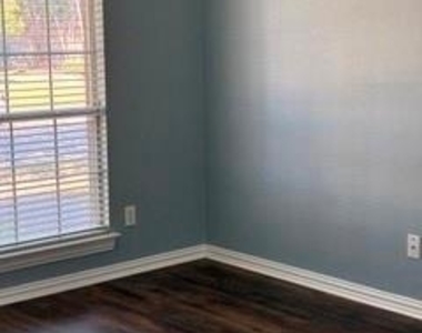 1309 Bradbury Drive - Photo Thumbnail 18