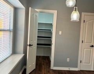 1309 Bradbury Drive - Photo Thumbnail 16