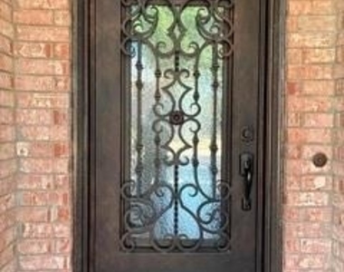 1309 Bradbury Drive - Photo Thumbnail 2