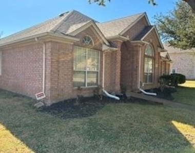 1309 Bradbury Drive - Photo Thumbnail 1