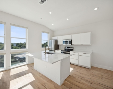 4907 Bryan Street - Photo Thumbnail 4