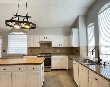3616 Worthington Way - Photo Thumbnail 5