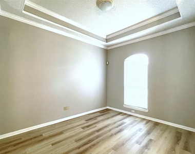 3616 Worthington Way - Photo Thumbnail 3