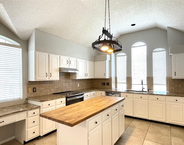 3616 Worthington Way - Photo Thumbnail 6