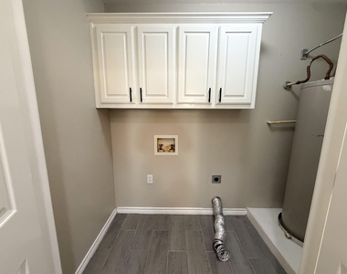 121 N 24th Street - Photo Thumbnail 13