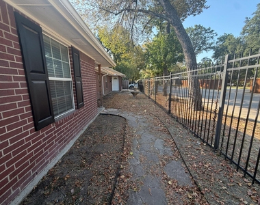 121 N 24th Street - Photo Thumbnail 2