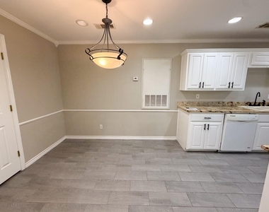 121 N 24th Street - Photo Thumbnail 7