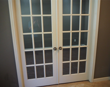28607 Green Hedge Drive - Photo Thumbnail 22