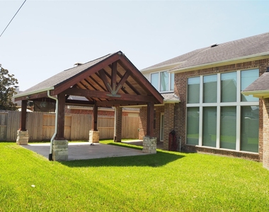 28607 Green Hedge Drive - Photo Thumbnail 3