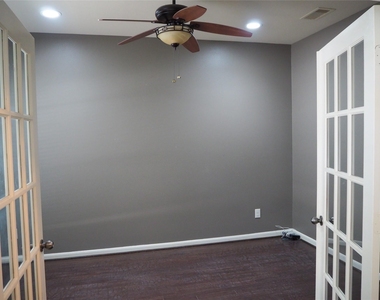 28607 Green Hedge Drive - Photo Thumbnail 23