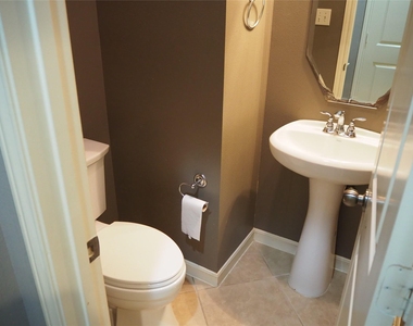 28607 Green Hedge Drive - Photo Thumbnail 20