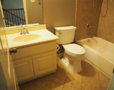 28607 Green Hedge Drive - Photo Thumbnail 33