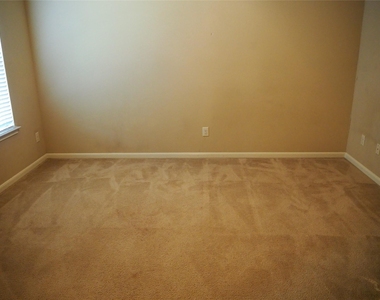 28607 Green Hedge Drive - Photo Thumbnail 26
