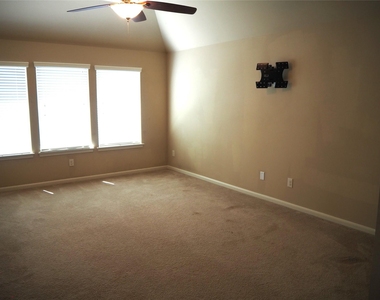 28607 Green Hedge Drive - Photo Thumbnail 31