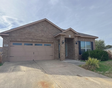 1913 Pin Oak Trail - Photo Thumbnail 1
