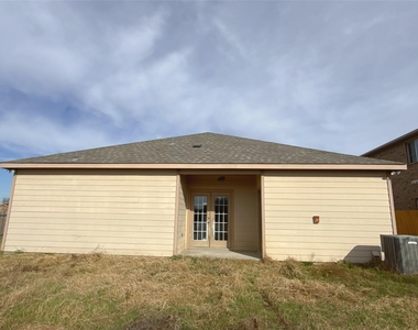1913 Pin Oak Trail - Photo Thumbnail 16