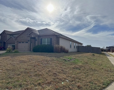 1913 Pin Oak Trail - Photo Thumbnail 2