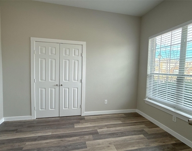 1913 Pin Oak Trail - Photo Thumbnail 8