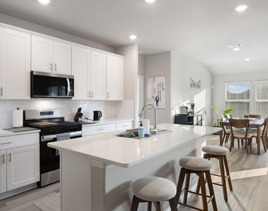 2255 Cliff Springs Drive - Photo Thumbnail 11