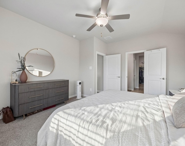 2255 Cliff Springs Drive - Photo Thumbnail 20