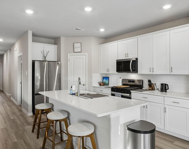2255 Cliff Springs Drive - Photo Thumbnail 13