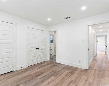103 Elm Crest Drive - Photo Thumbnail 24