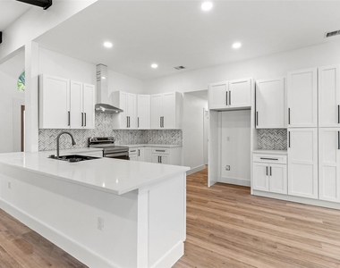 103 Elm Crest Drive - Photo Thumbnail 11