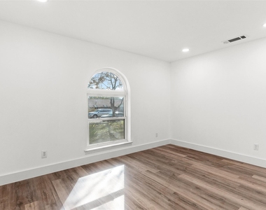 103 Elm Crest Drive - Photo Thumbnail 20