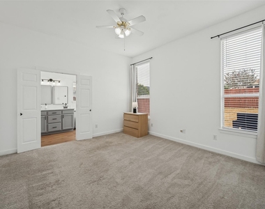 1063 Port Sullivan Drive - Photo Thumbnail 15
