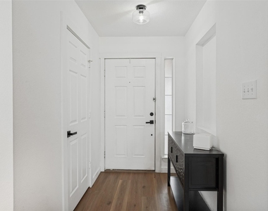 1063 Port Sullivan Drive - Photo Thumbnail 23