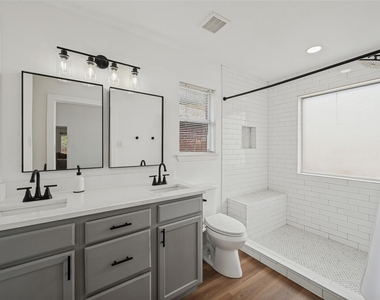 1063 Port Sullivan Drive - Photo Thumbnail 16