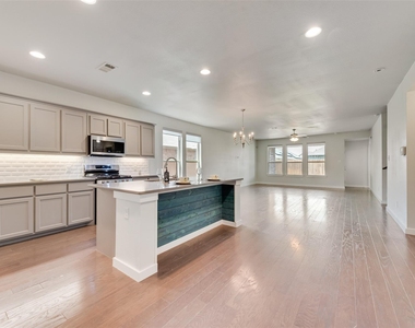 1617 Spoonbill Drive - Photo Thumbnail 11