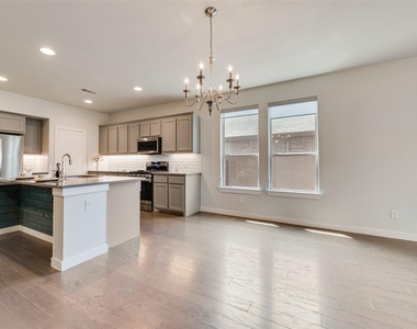 1617 Spoonbill Drive - Photo Thumbnail 7