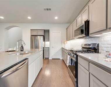 1617 Spoonbill Drive - Photo Thumbnail 9