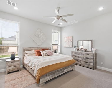 7243 Zachery Drive - Photo Thumbnail 13