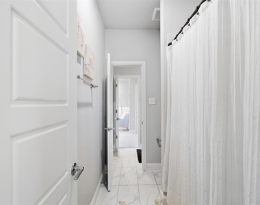 7243 Zachery Drive - Photo Thumbnail 20