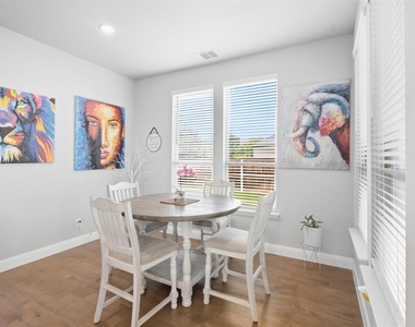 7243 Zachery Drive - Photo Thumbnail 8