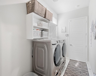 7243 Zachery Drive - Photo Thumbnail 10