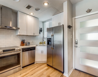 3907 Throckmorton Street - Photo Thumbnail 5