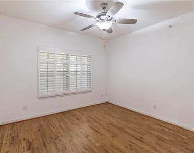 500 Waters Edge Drive - Photo Thumbnail 27